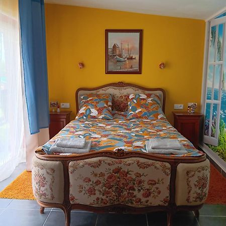 Chez Vladimir Hotel Criquebeuf-en-Caux Ngoại thất bức ảnh